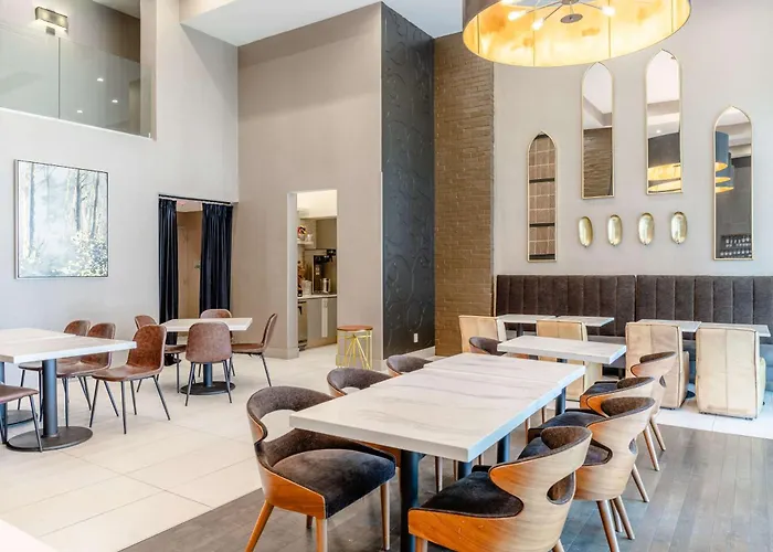 Tryp By Wyndham Savannah